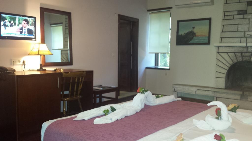 Kaleici Ozkavak Hotel Antalya Rum bild